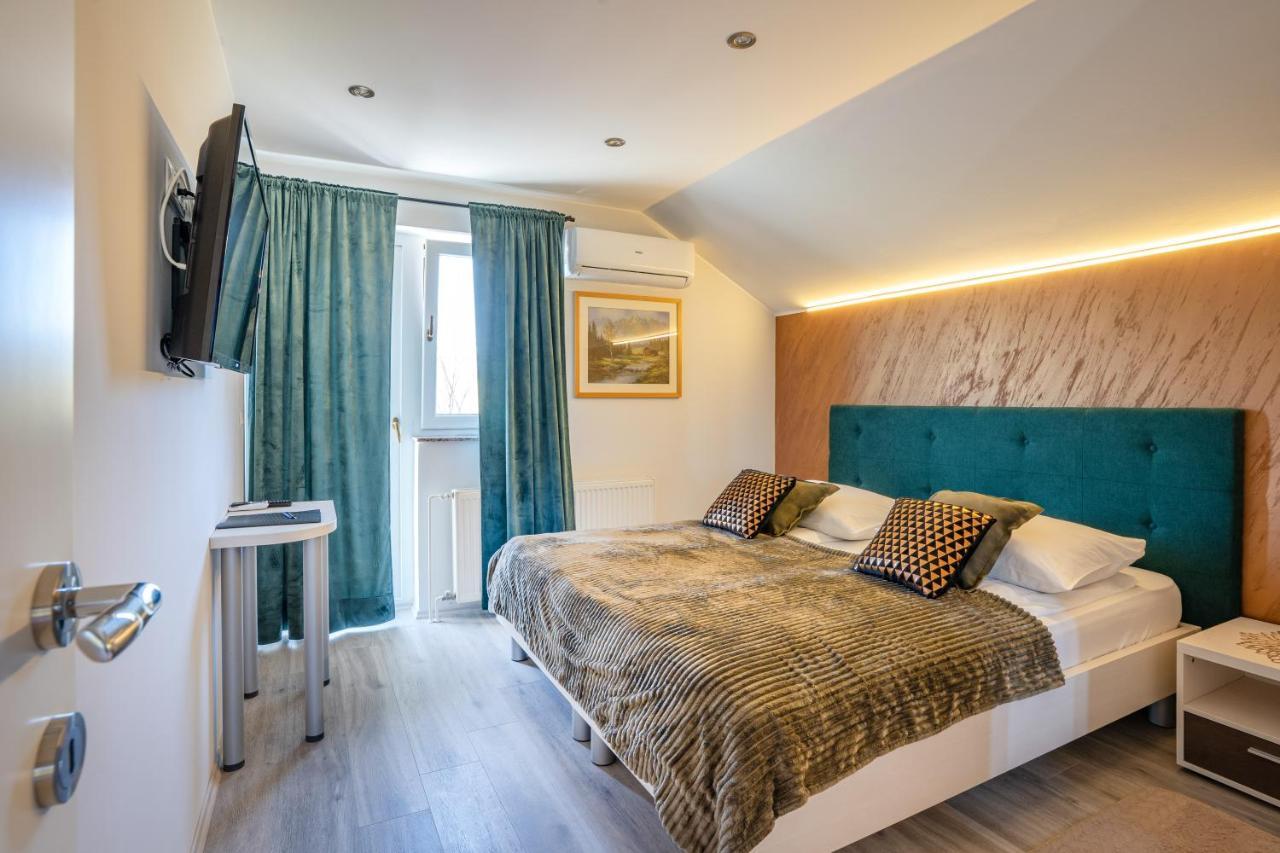 Deluxe Apartments Franjkovic Selište Drežničko Exterior foto